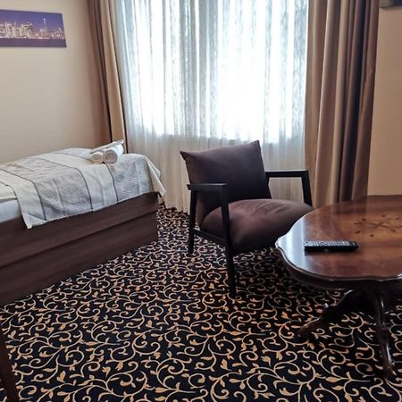 Hotel Zum Weissen Ochsen 阿伦 外观 照片